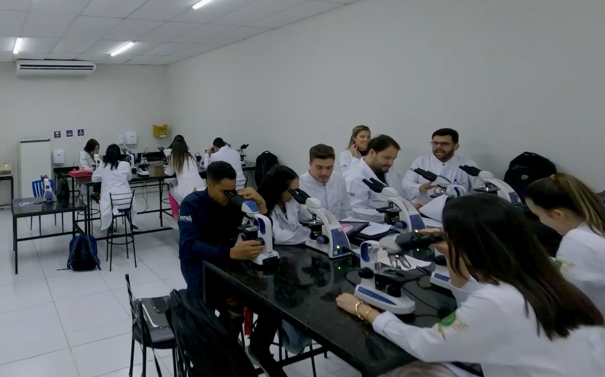 Faculdade de Medicina de Uberlandia: tecnologia para uma formação humanizada.